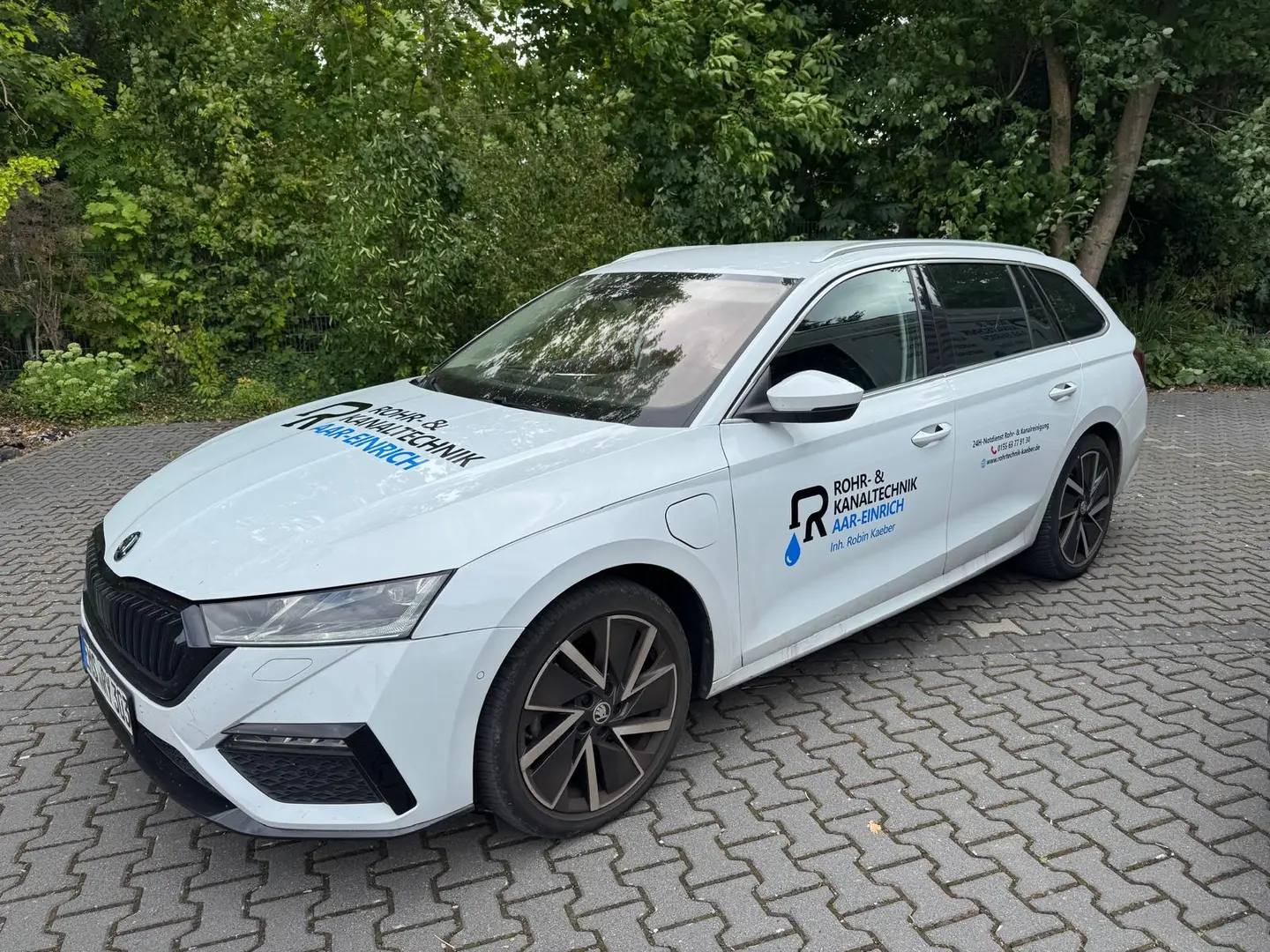 Servicefahrzeug von Rohr- und Kanaltechnik Aar-Einrich